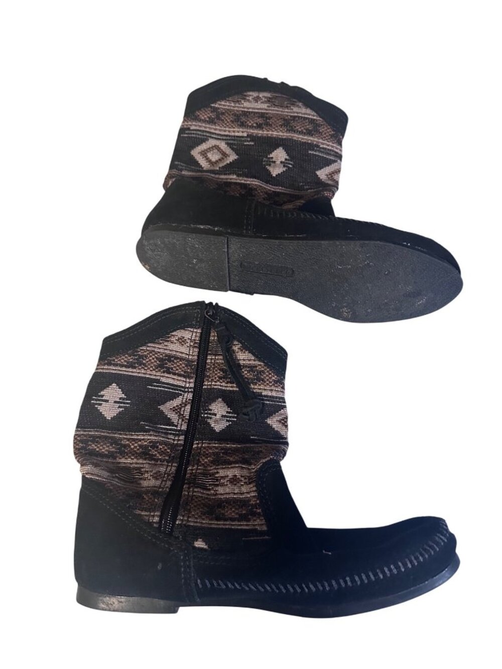 Minnetonka black and tan southwest print leather boots size 8